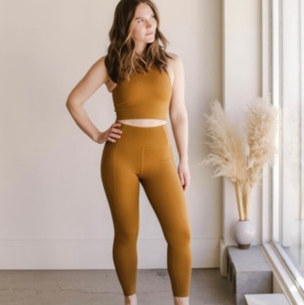 Girlfriend Collective Saddle Set
